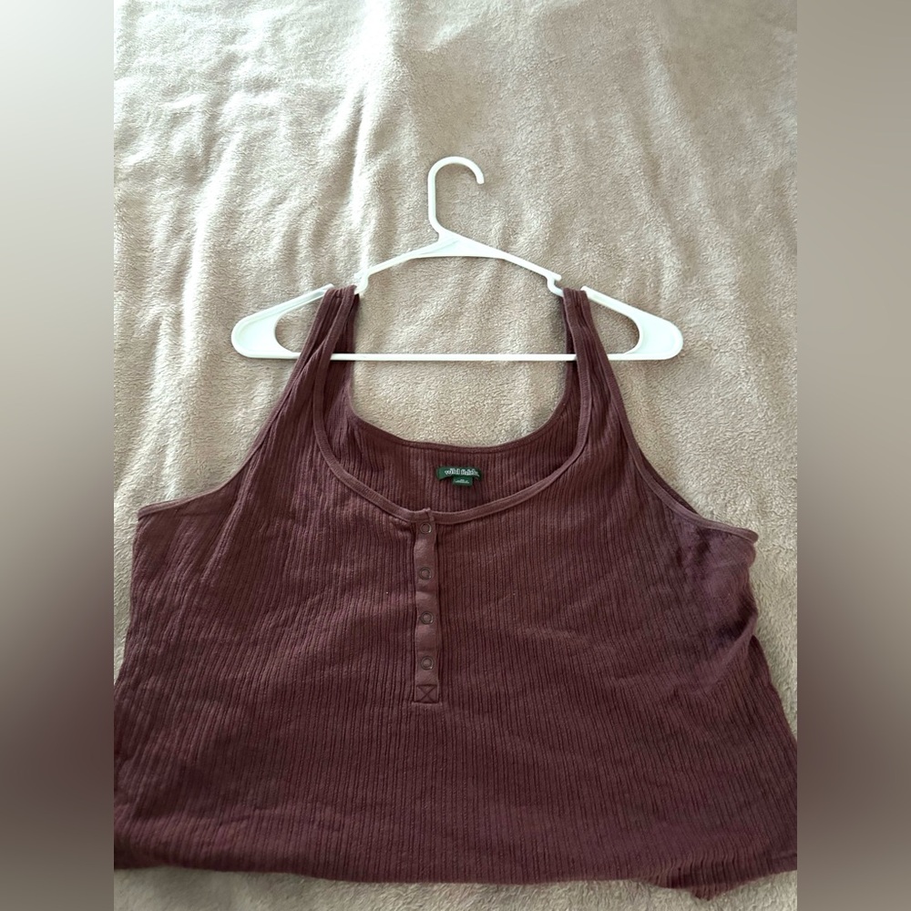 women’s cropped tank